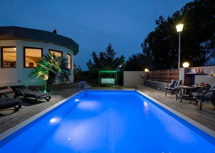 Maia Luxury Pool Villa *