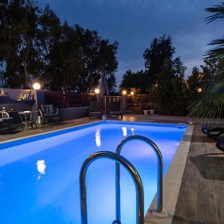 Maia Luxury Pool