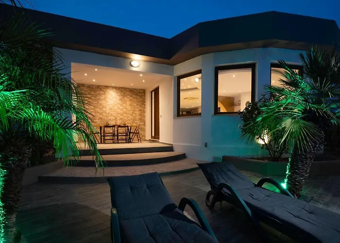 Maia Luxury Pool Villa Afantou