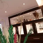 Maia Luxury Pool