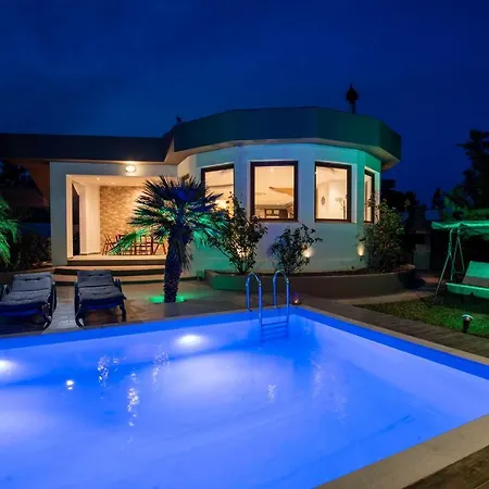 Villa Maia Luxury Pool