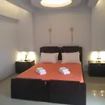 Maia Luxury Pool *