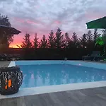 Maia Luxury Pool