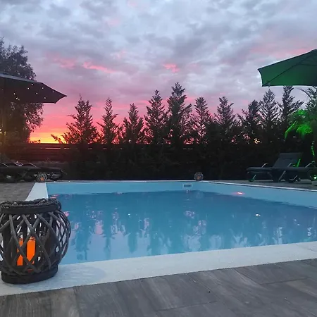 Maia Luxury Pool
